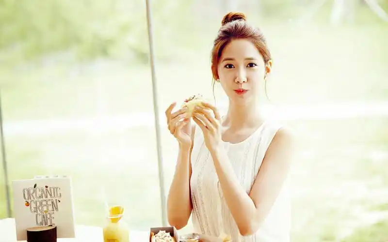 韩国清纯田园系美女林允儿