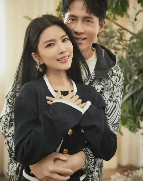 杜淳和妻子王灿拍写真大片杜淳说的没错王灿确实漂亮