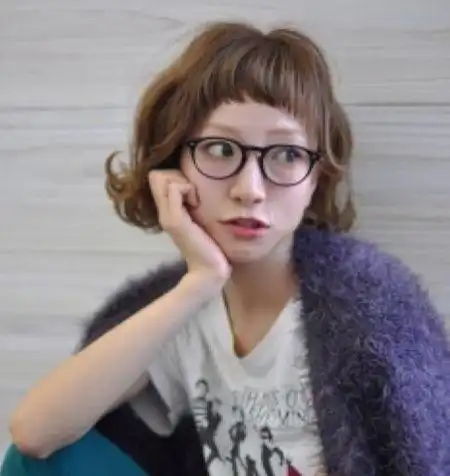 方脸戴眼镜适合什么发型女生推荐 - 淑女志