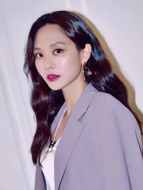 王霏霏 in hefang 表情包派对耳环