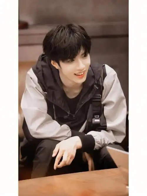 刘耀文高质量壁纸满月们不容错过