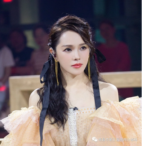 52岁的伊能静50岁的钟丽缇48岁的和平39岁的郑希怡比来最火的综艺节目