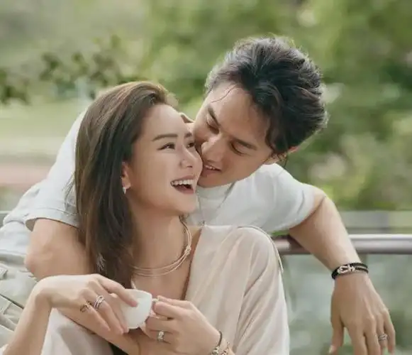 开播:没作品,靠老公,她凭什么坐c位|戚薇|柳岩|郭碧婷|尚雯婕_网易