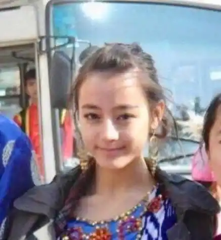 原创迪丽热巴中学照片流出网友看后不淡定了真就女大十八变