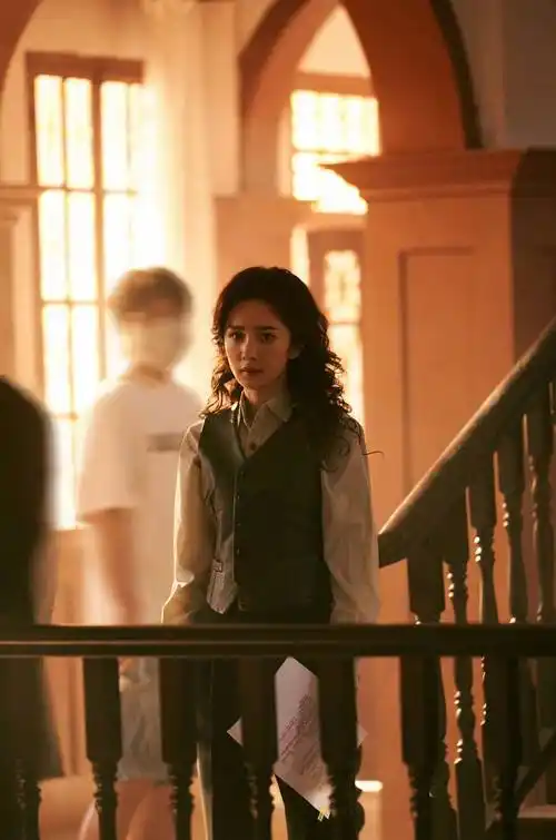 杨幂新剧《哈尔滨一九四四》杀青啦,作品到底什么时候上映呢?_衣服_绿