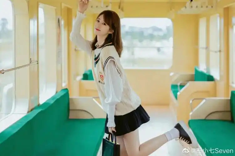 最美女主播!小七,你爱了吗?|小七|女主播|球迷_新浪新闻