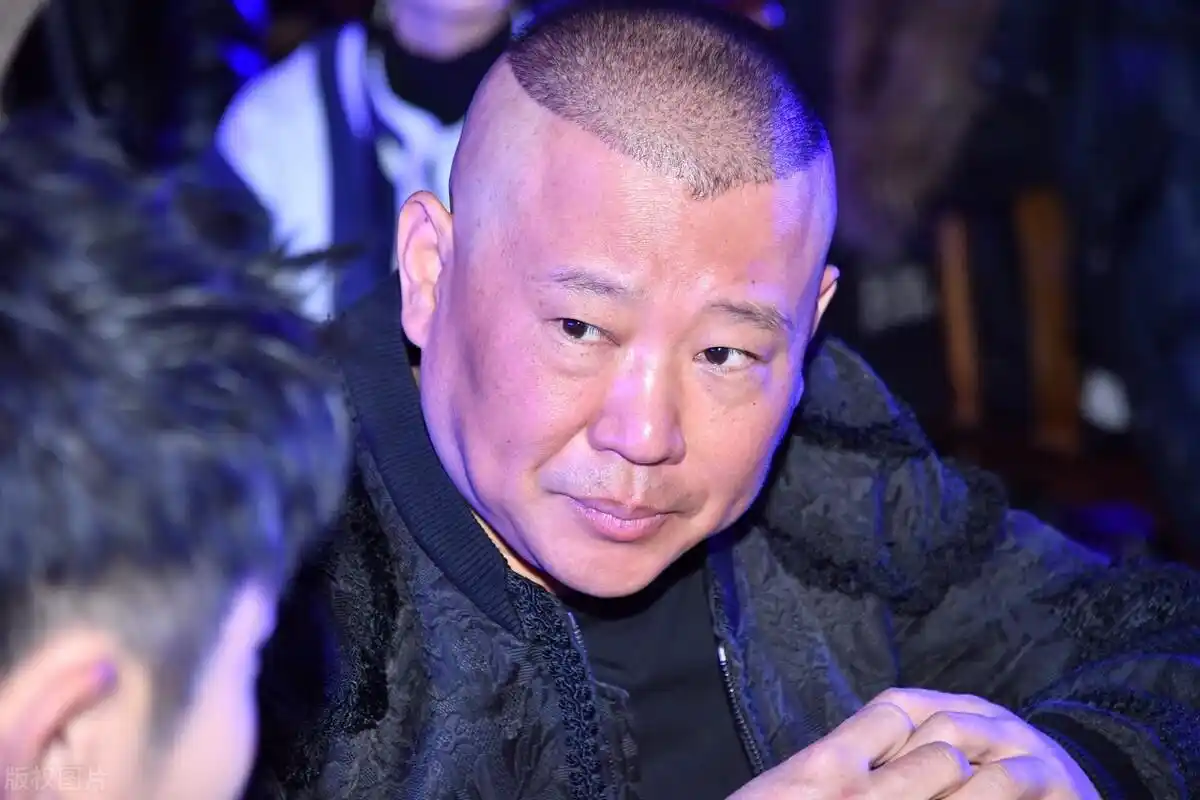 岳云鹏问出大家心声,网友幽默回应因为人脸识别占位,太有才了