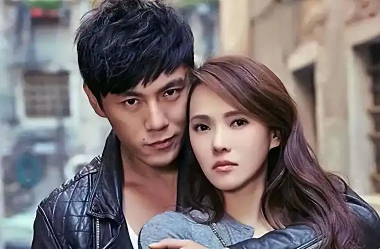 55岁伊能静拼三胎?