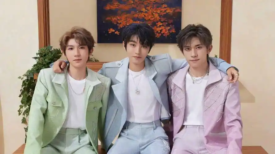 tfboys415十周年!回顾三小只出道十年自我介绍,历历在目