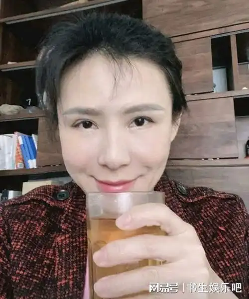 霍尊退圈作家陈岚出来煽风点火她是在帮霍尊还是在害霍尊