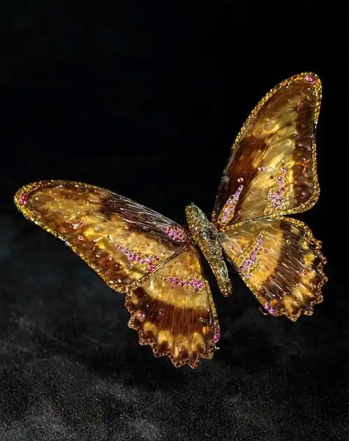 巧夺天工:品牌珠宝汇聚香港珠宝秋拍