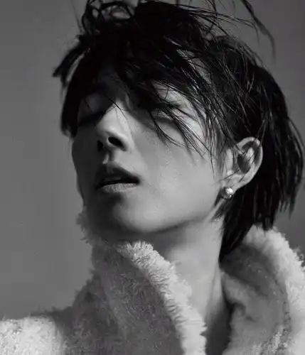 桂纶镁美的方式很佛系美不是一个标准的样子