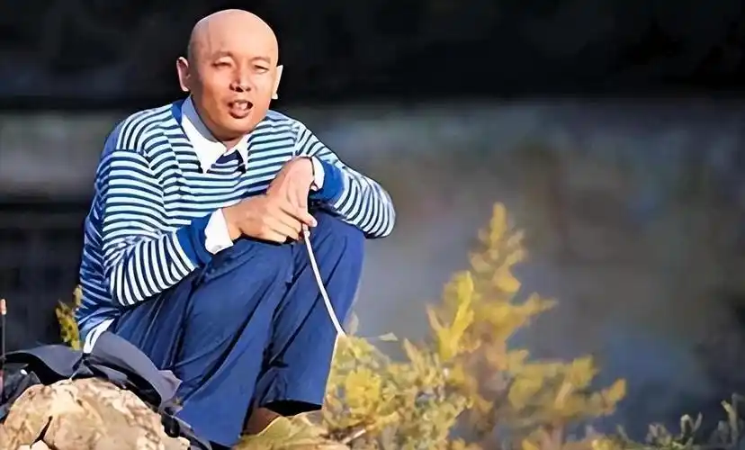 妹妹远在美国,父母也已离世,如今66岁无儿无女的葛优如何了