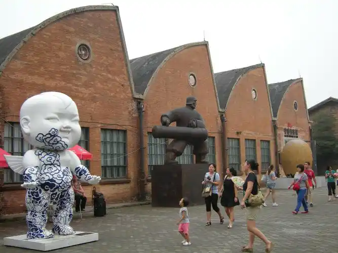 回顾欧洲美女和山东男友分手,回国后忘不了男友,再相见激动哭了