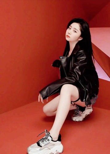 谭松韵百变大咖秀,化身小迷妹,粉丝:好像跟她谈恋爱!