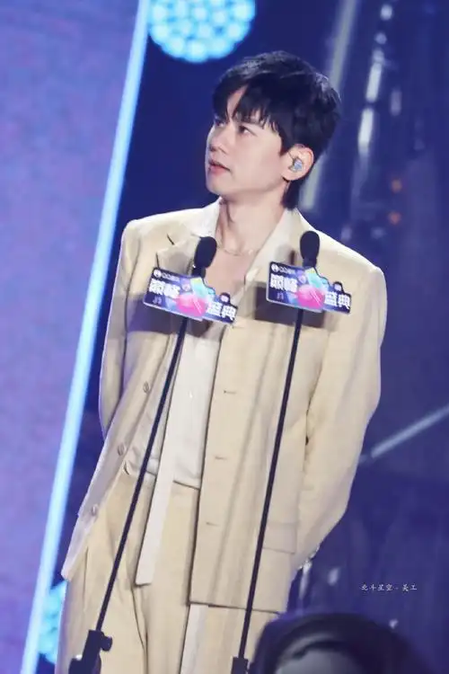 张杰年度巅峰歌手##张杰万物不如你十大巅峰单曲