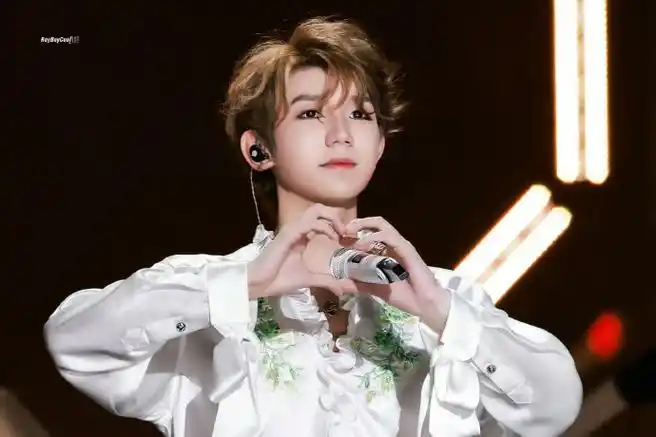 王源玩狼人杀好人牌惨遭淘汰#芥末好看 玩狼人杀当然是让着他@tfboys