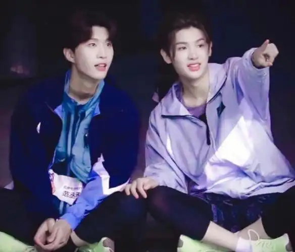 范丞丞黄明昊18岁