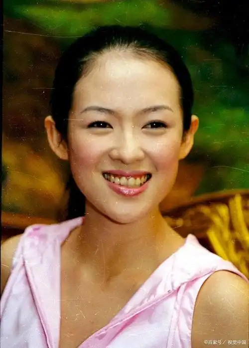 章子怡18岁惊艳时光,网友:这才是真正的"玉女掌门人"