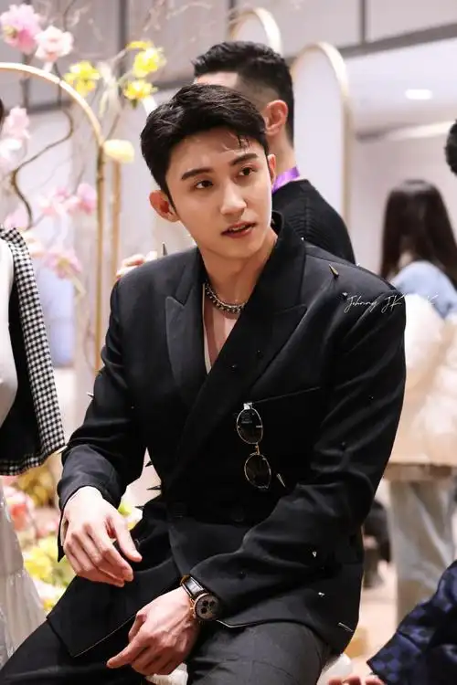 微博之夜内场 熟人局##黄景瑜微博之夜##黄景瑜微博年度热度演员