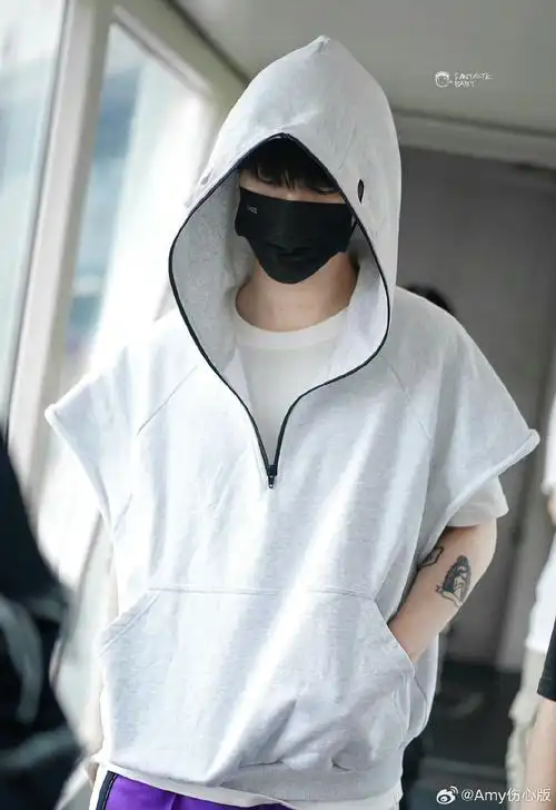 "花在骄阳下盛开 我的爱永远为你而敞开