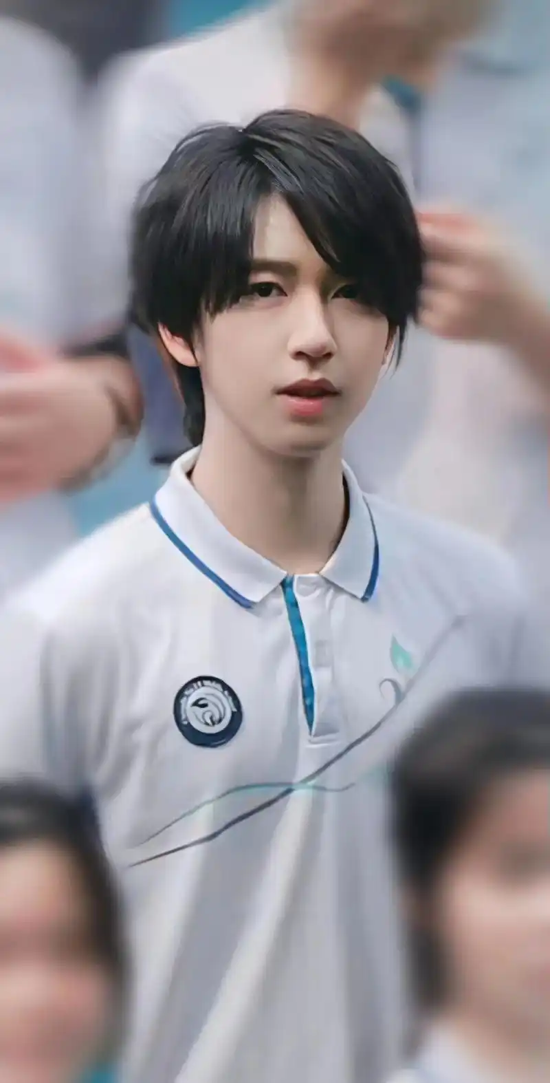 贺峻霖 第一次看到穿校服的!宝宝辛苦了,我的宝贝0101  - 抖音