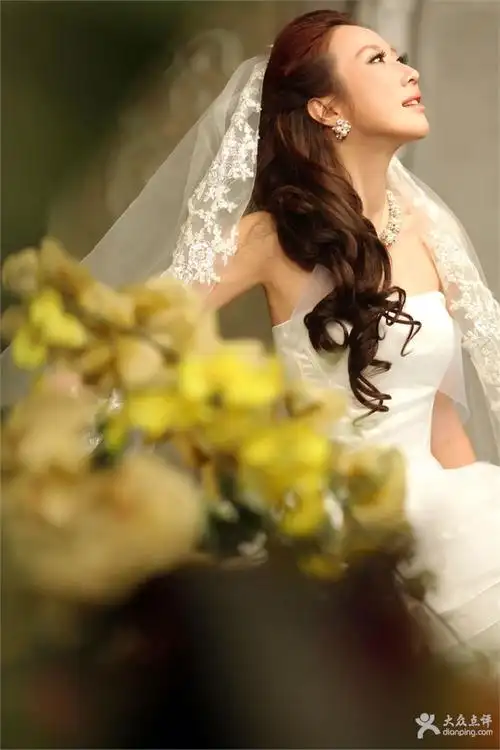 分享众多美女新娘婚纱照 有幸我也在其中 嘻嘻 臭屁下 转帖