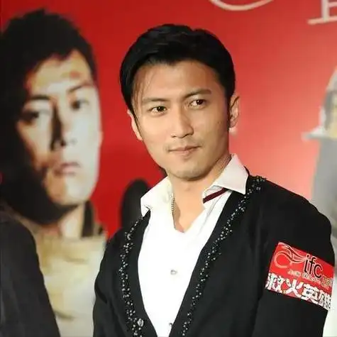 太丢面谢霆锋屈尊为网红白冰做饭惨遭点评不好吃合影曝真相