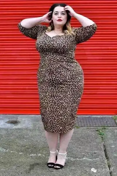 我认为胖姑娘最应该跟danielle学学拍照姿势.