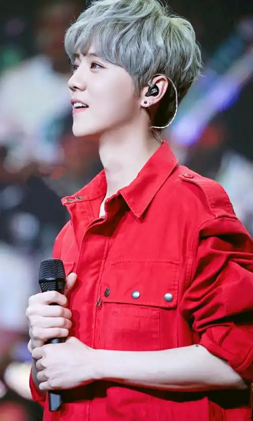 鹿晗送你一列复兴号#鹿晗我希望你的脸上一直都有灿烂的笑容#鹿晗送