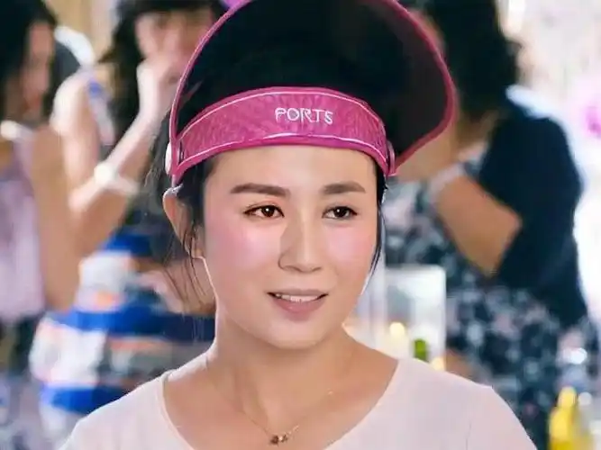 马冬梅来收拾烂摊夏洛趁着酒劲在现场逞英雄