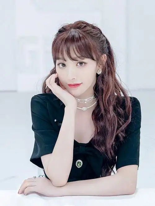 韩团气质7715孔雪儿今天想聊聊发型和妆容根据面部五官_圈子-新氧