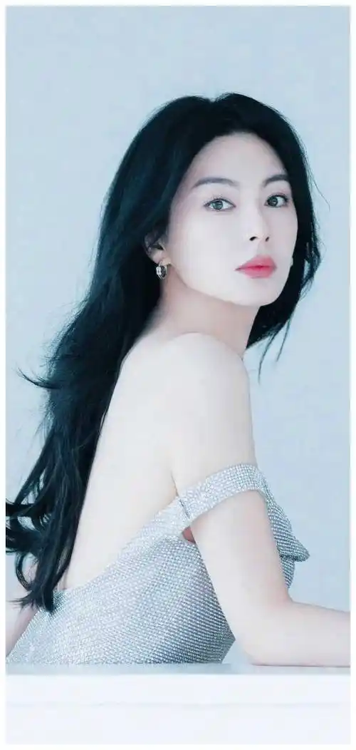 张雨绮:性感女神魅力四溢,绽放迷人光彩!_社会_挑战_