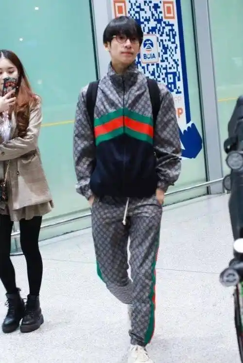 原创罗云熙是有多绝把包子捏成鞋头包子鞋不仅显脚大还显高