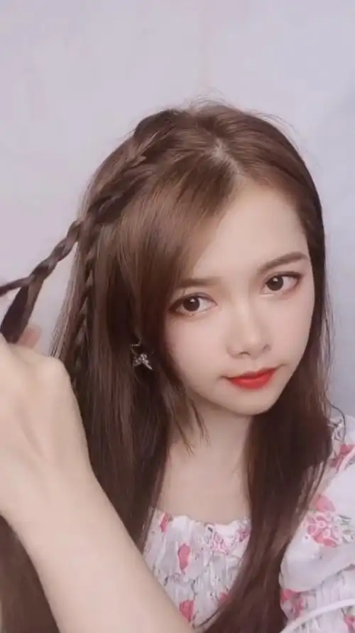 最近很火的蝴蝶结披肩编发教程