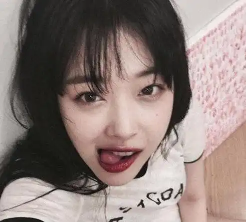 崔雪莉放飞自己图片盘点雪莉ins诡异照片分析太可怕了