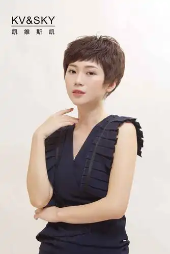 广州凯维斯凯高档假发专业定制批发发片发套零售加盟