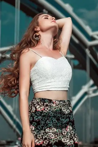 女孩,姿势,桥梁 1125x2436 iphone 11 pro/xs/x 壁纸,图片,背景,照片