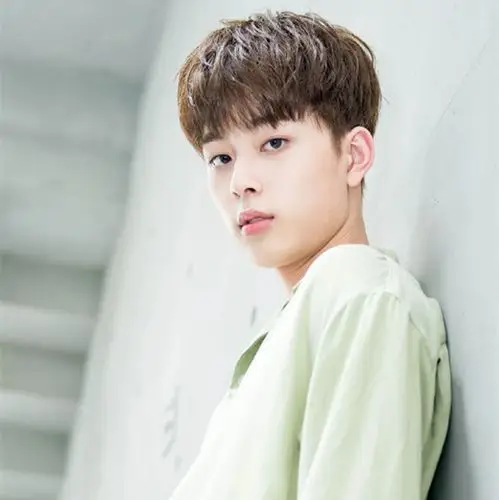 阳光型男生短发 做个活力的阳光男孩 - 男士发型 - 发星网