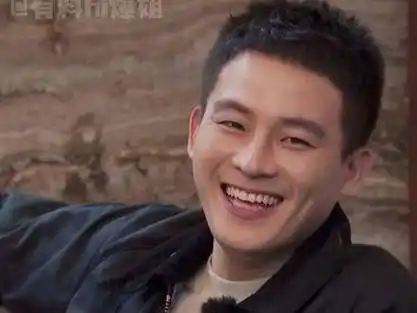 欧豪真是嗑糖高手,言简意赅,哈哈