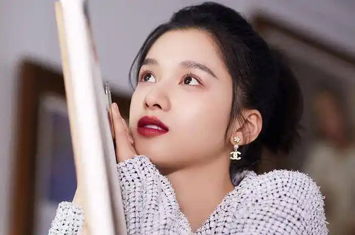 七天飙涨的95后女明星,张婧仪榜首,关晓彤榜眼,宋妍霏探花_吴宣_沈月