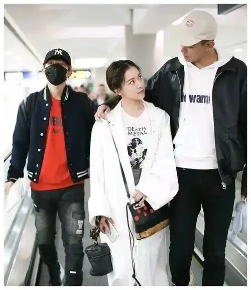 更令人心烦意乱的是,纪凌尘和朱梓骁之间的矛盾.