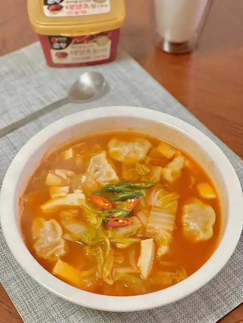 懒人元气午餐韩式泡菜饺子锅09也太好吃了