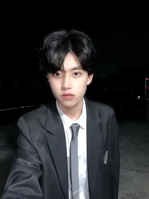 你们学校的校草帅到什么程度? - 知乎