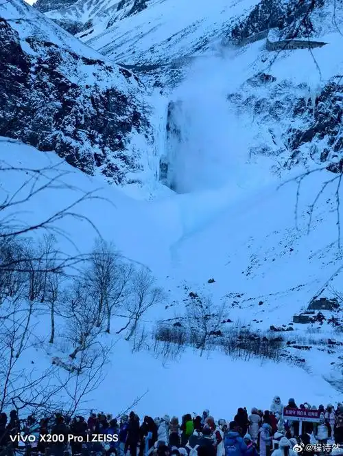 吉林长白山,天池瀑布