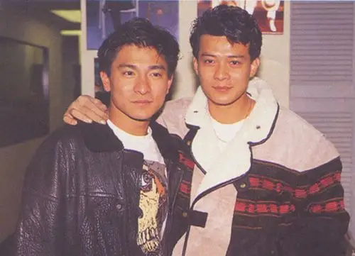 【图】无线五虎中黄日华与刘德华哪个帅 揭两人难忘兄弟情