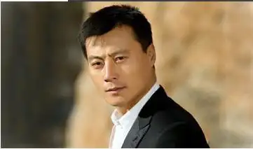 这个男演员是谁?