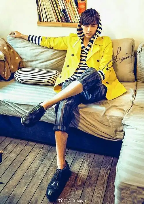 李少爷性感的腿毛