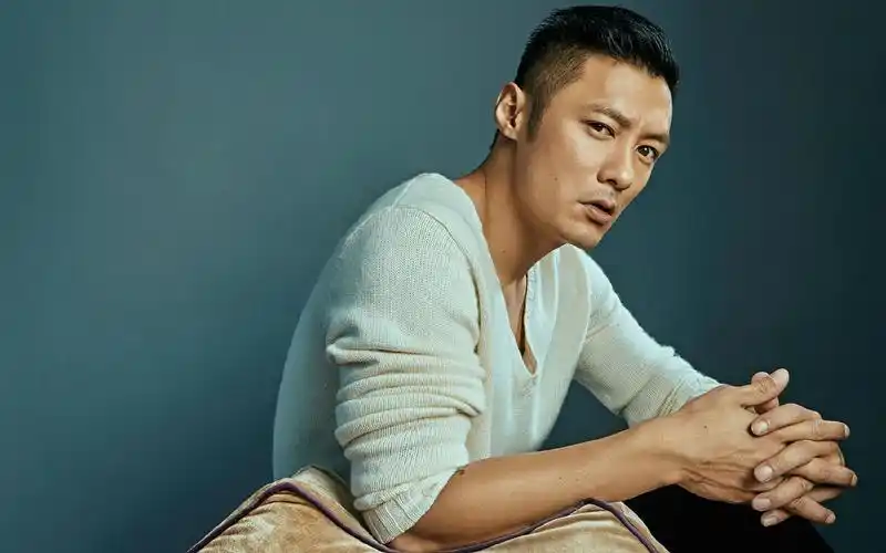 魅力型男帅哥余文乐高清桌面壁纸下载