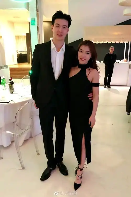 大柳190 玥玥164 身高差绝了